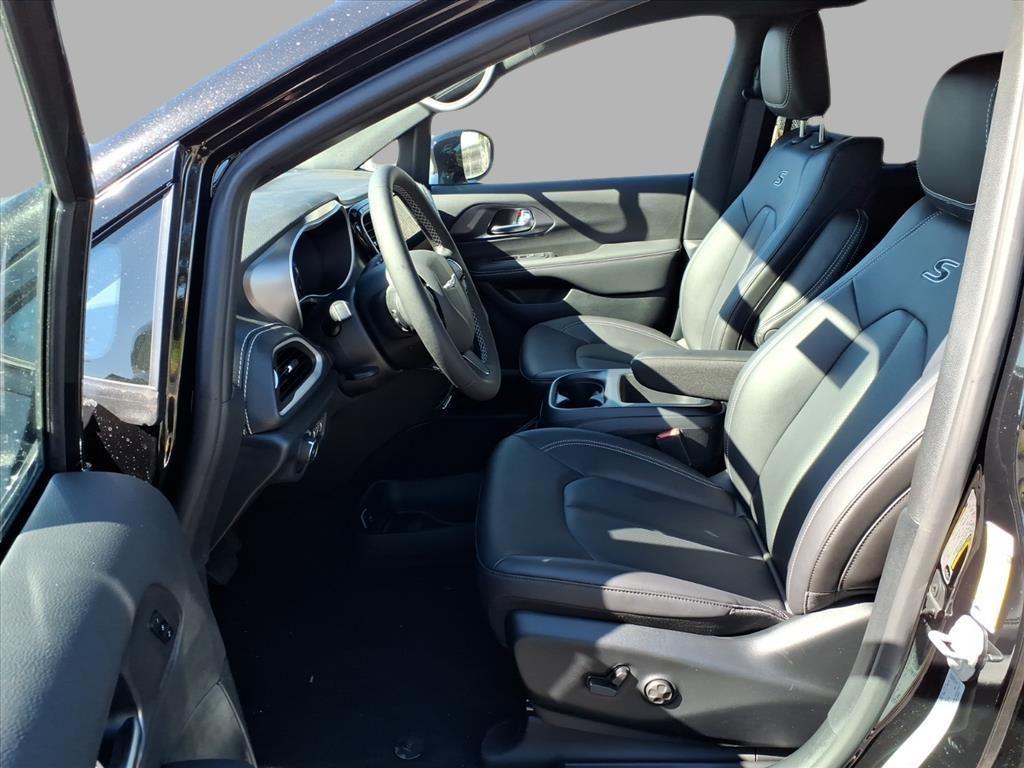 new 2026 Chrysler Pacifica car, priced at $44,932