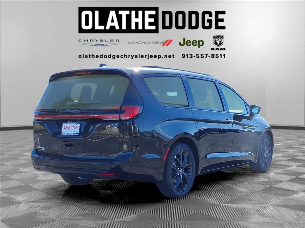new 2026 Chrysler Pacifica car, priced at $44,932