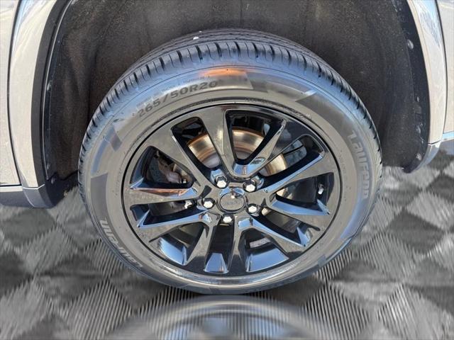 used 2017 Jeep Grand Cherokee car, priced at $15,531