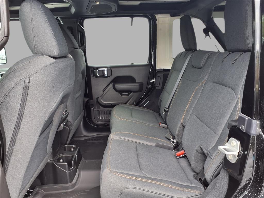 new 2025 Jeep Wrangler car, priced at $45,097