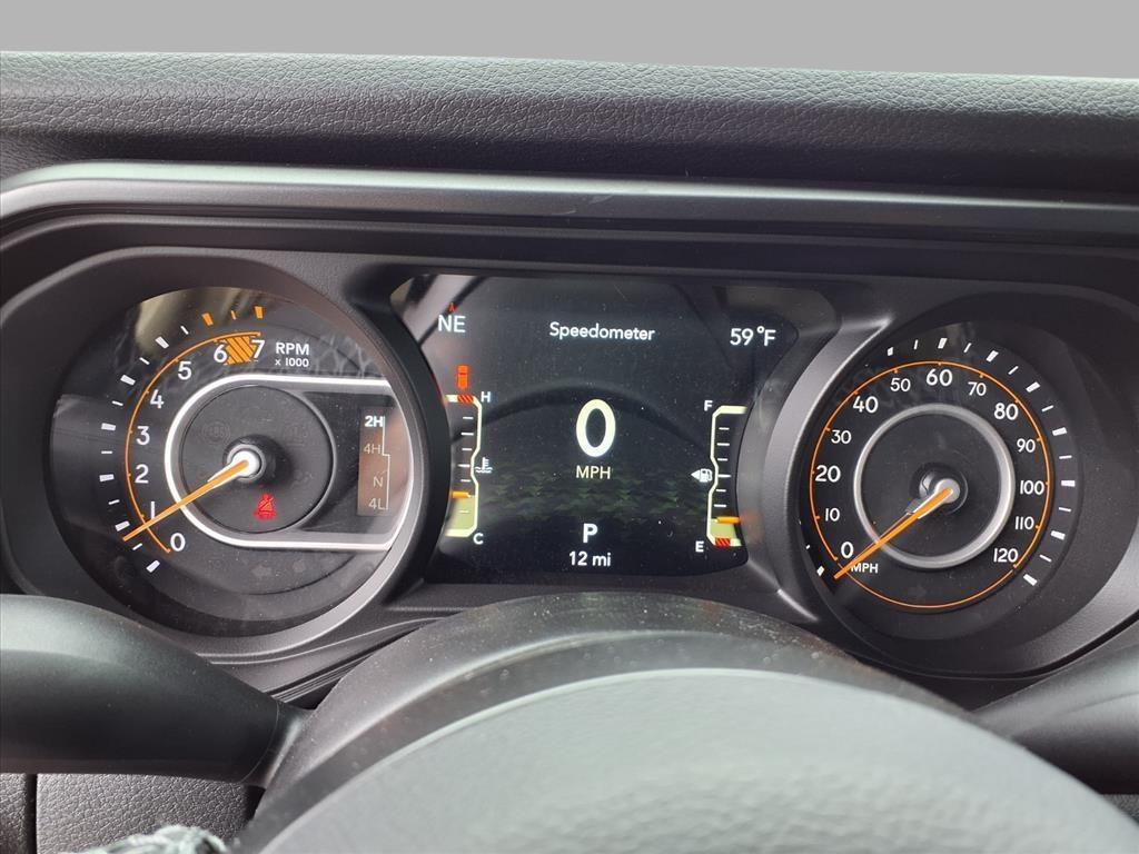 new 2025 Jeep Wrangler car, priced at $45,097