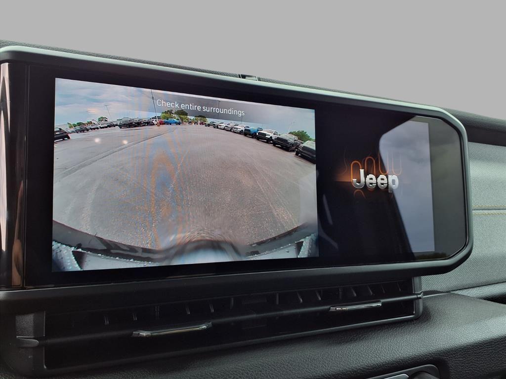 new 2025 Jeep Wrangler car, priced at $45,097