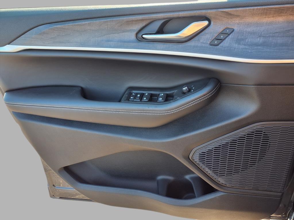 new 2025 Jeep Grand Cherokee L car, priced at $49,859