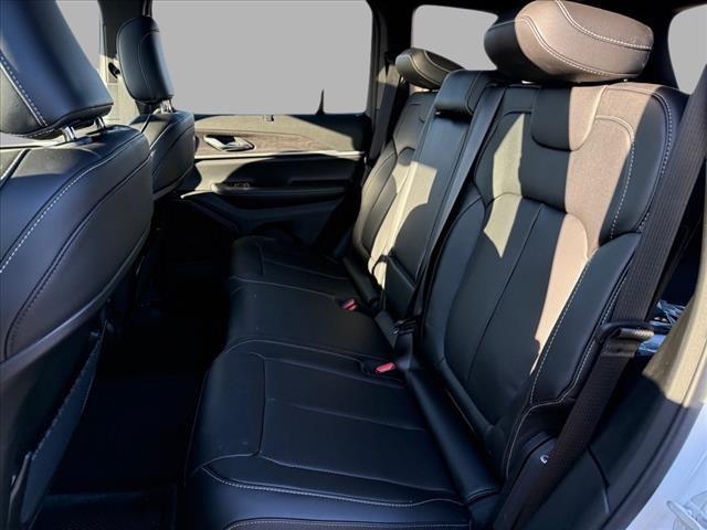 new 2025 Jeep Grand Cherokee car, priced at $46,800