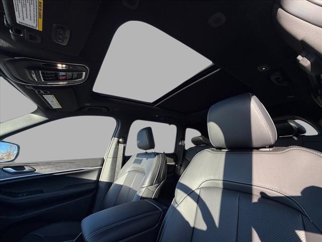 new 2025 Jeep Grand Cherokee car, priced at $46,800