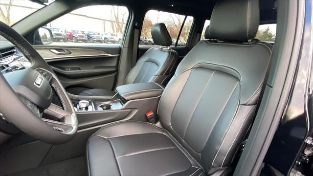 new 2025 Jeep Grand Cherokee car, priced at $51,955