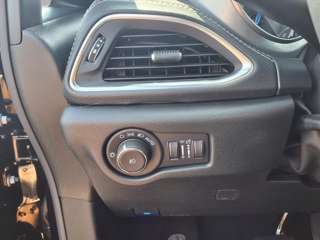 new 2026 Chrysler Pacifica car, priced at $46,075