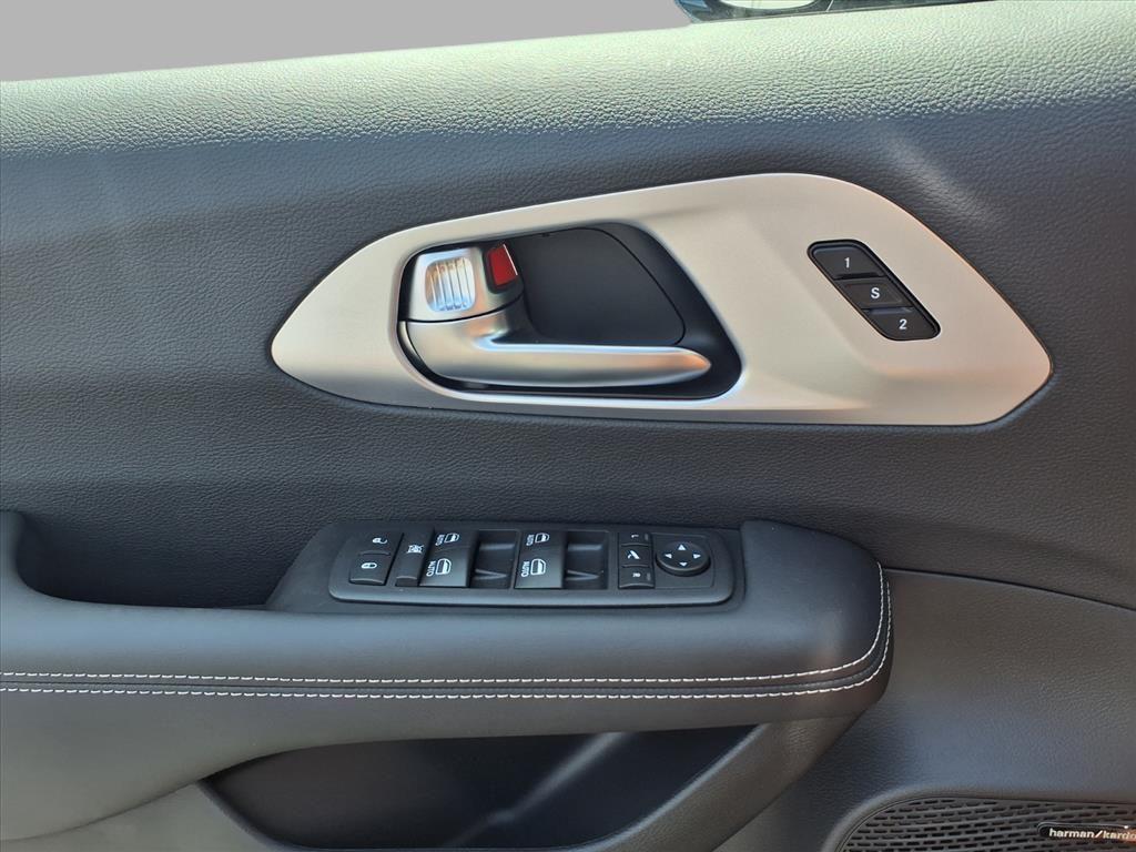 new 2026 Chrysler Pacifica car, priced at $46,075