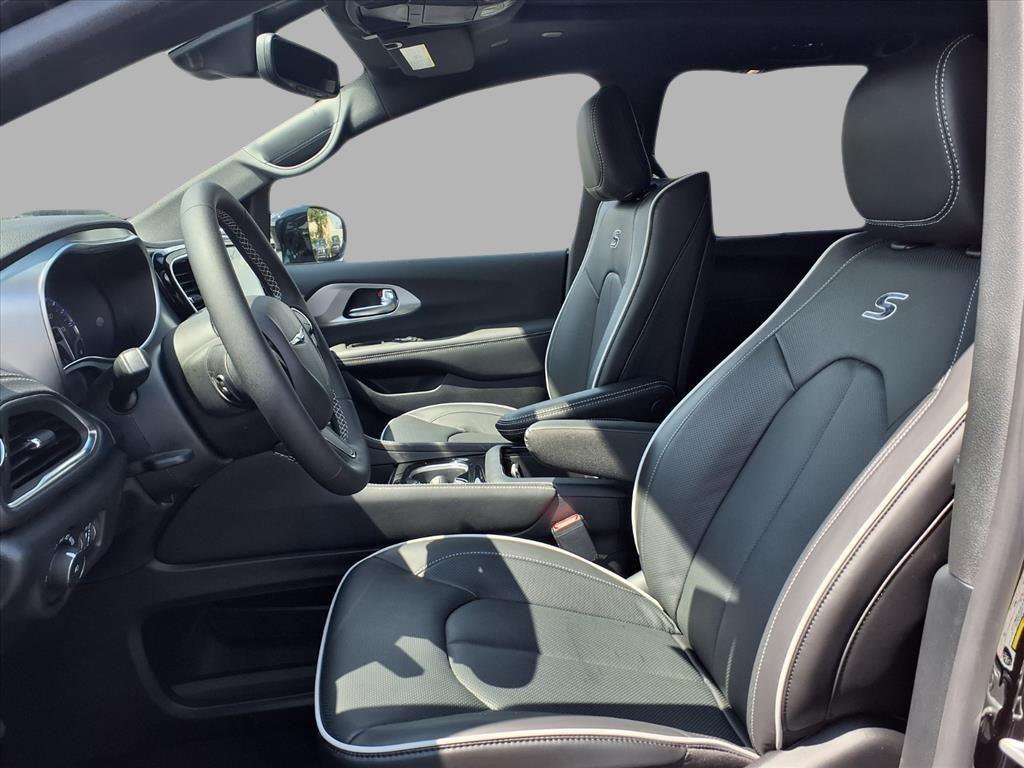 new 2026 Chrysler Pacifica car, priced at $46,075