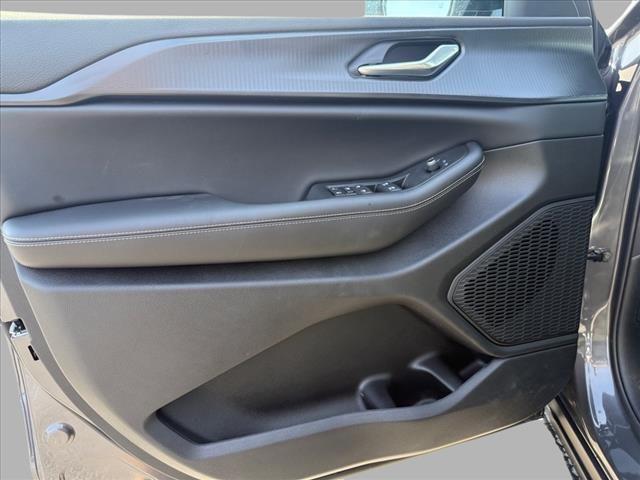 new 2025 Jeep Grand Cherokee L car, priced at $40,900