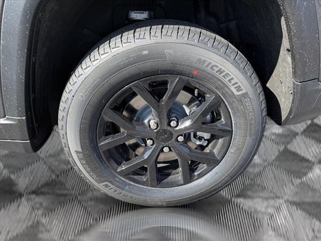 new 2025 Jeep Grand Cherokee L car, priced at $40,900