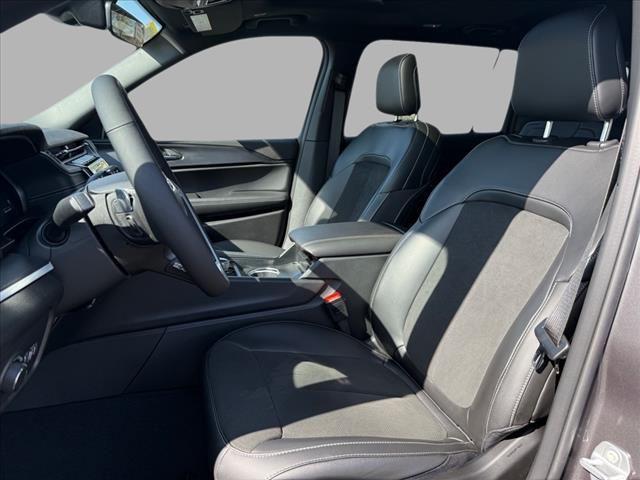 new 2025 Jeep Grand Cherokee L car, priced at $40,900