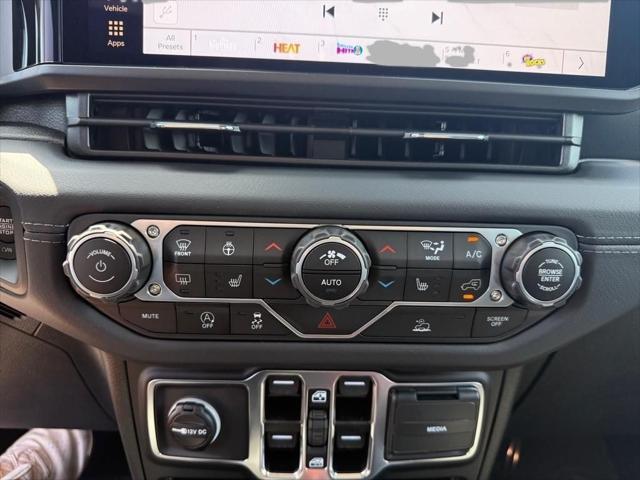 new 2025 Jeep Gladiator car, priced at $41,150