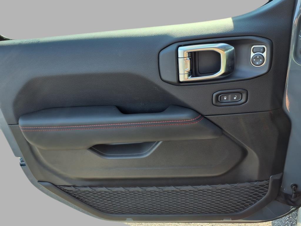 new 2025 Jeep Wrangler car, priced at $49,628