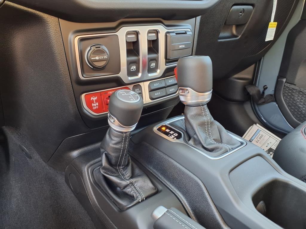 new 2025 Jeep Wrangler car, priced at $49,628