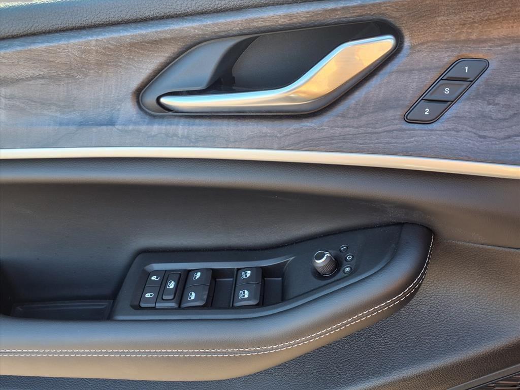 new 2025 Jeep Grand Cherokee car, priced at $42,873