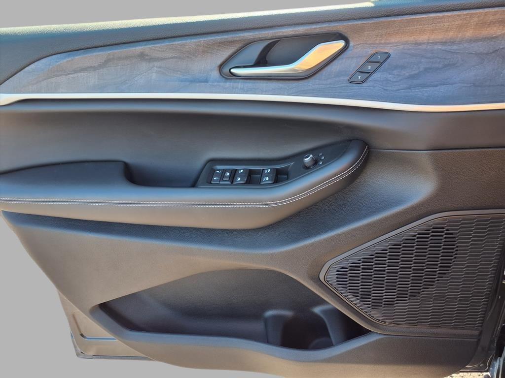 new 2025 Jeep Grand Cherokee car, priced at $42,873