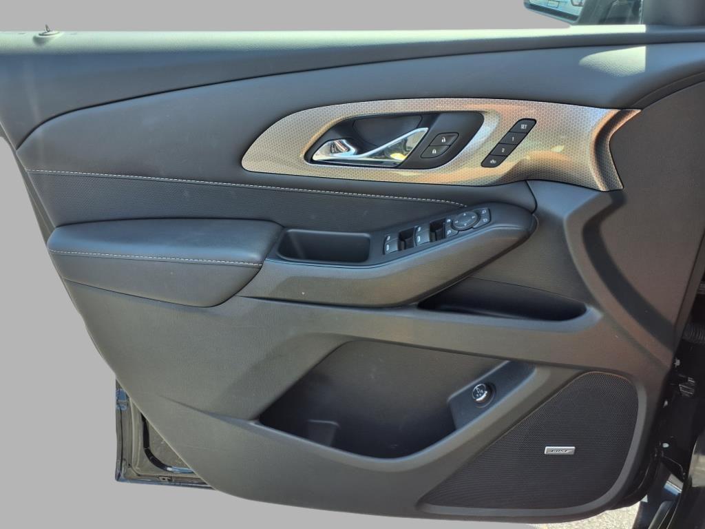 used 2022 Chevrolet Traverse car, priced at $34,550