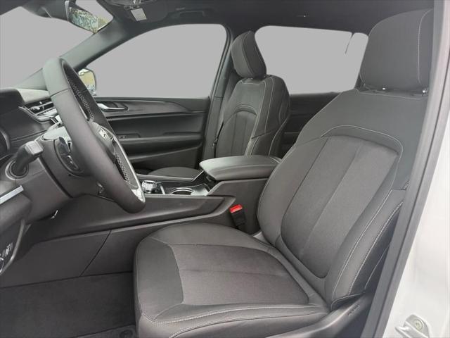 new 2025 Jeep Grand Cherokee L car, priced at $38,004