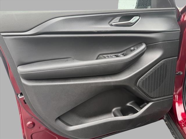 new 2025 Jeep Grand Cherokee car, priced at $37,500