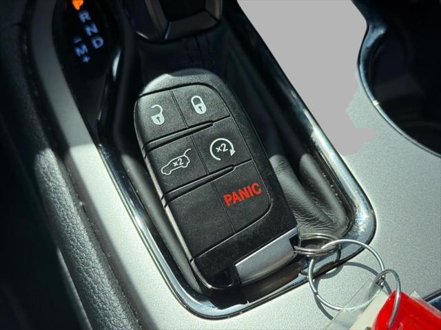 used 2019 Jeep Grand Cherokee car, priced at $25,400
