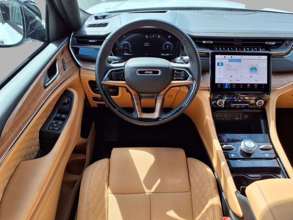 new 2025 Jeep Grand Cherokee car, priced at $60,760