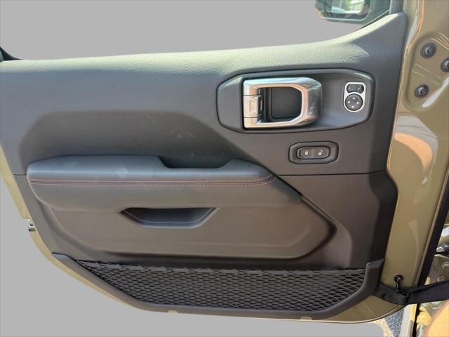 new 2025 Jeep Gladiator car, priced at $50,233