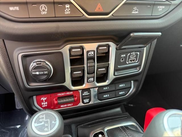 new 2025 Jeep Gladiator car, priced at $50,233