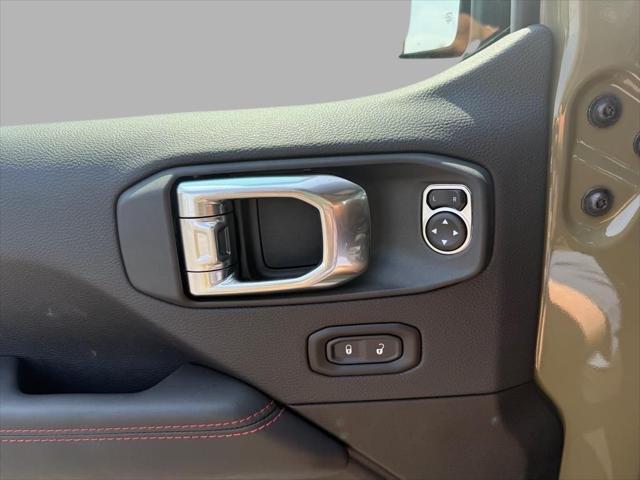 new 2025 Jeep Gladiator car, priced at $50,233