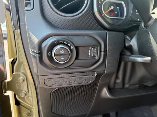 new 2025 Jeep Gladiator car, priced at $50,233