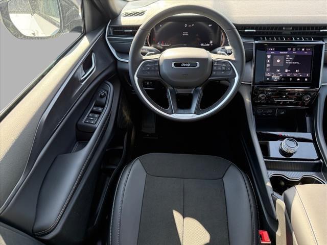 new 2025 Jeep Grand Cherokee car, priced at $39,900