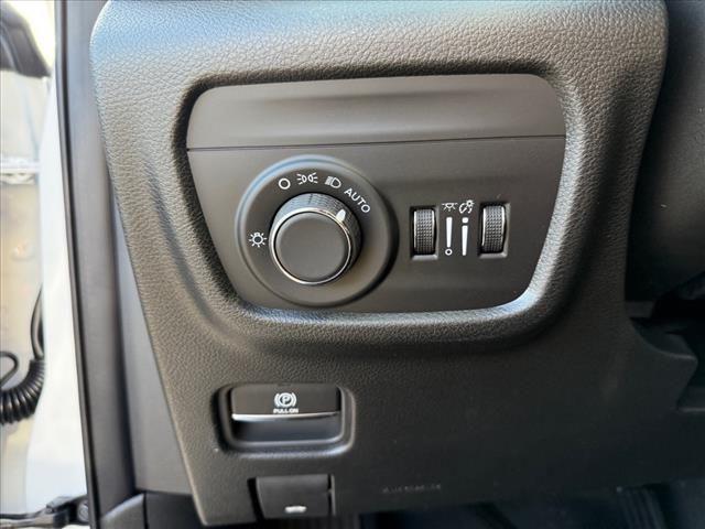 new 2025 Jeep Grand Cherokee car, priced at $39,900