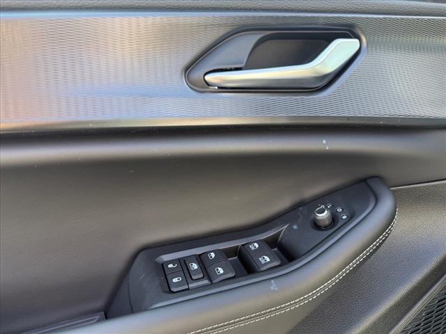 new 2025 Jeep Grand Cherokee car, priced at $39,900