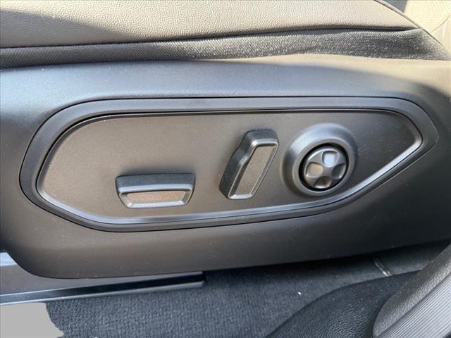 new 2025 Jeep Grand Cherokee car, priced at $39,900
