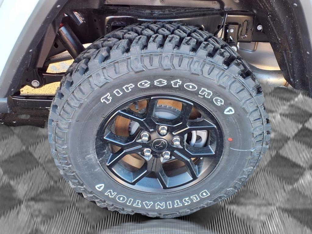 new 2025 Jeep Gladiator car, priced at $43,445