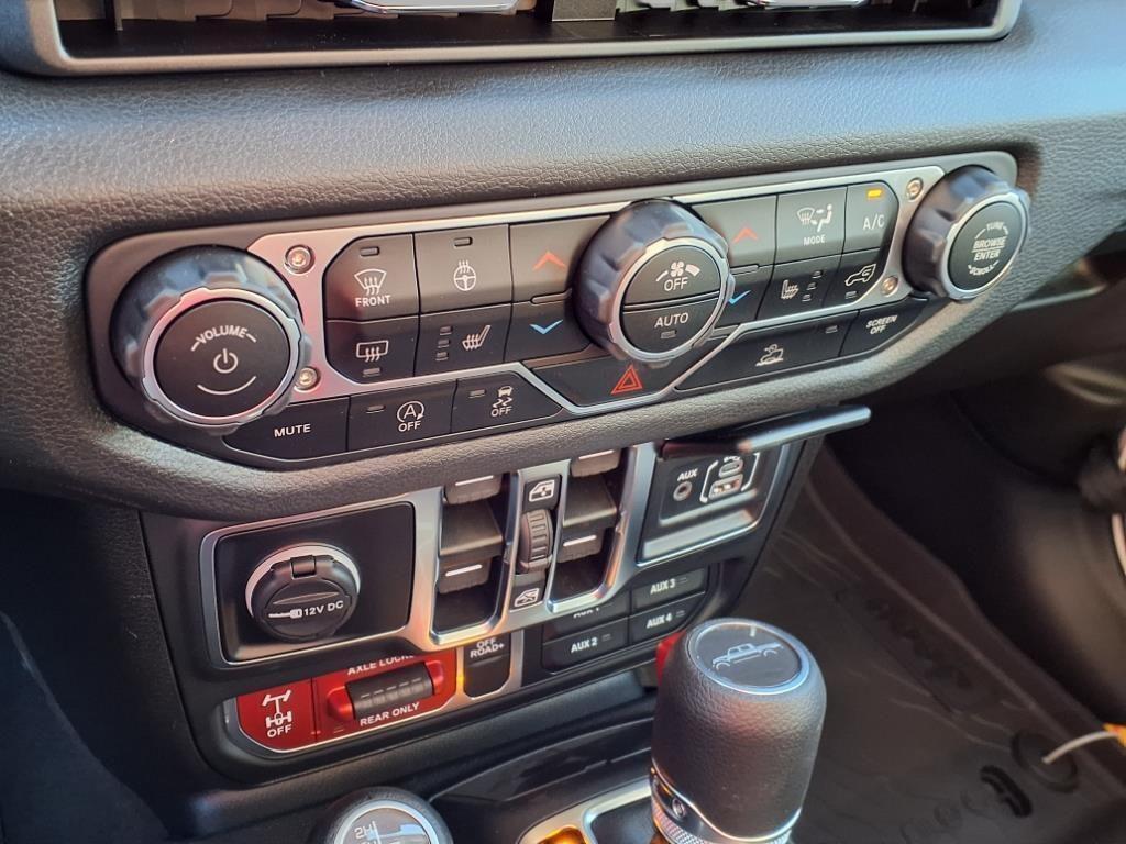 new 2025 Jeep Gladiator car, priced at $43,445