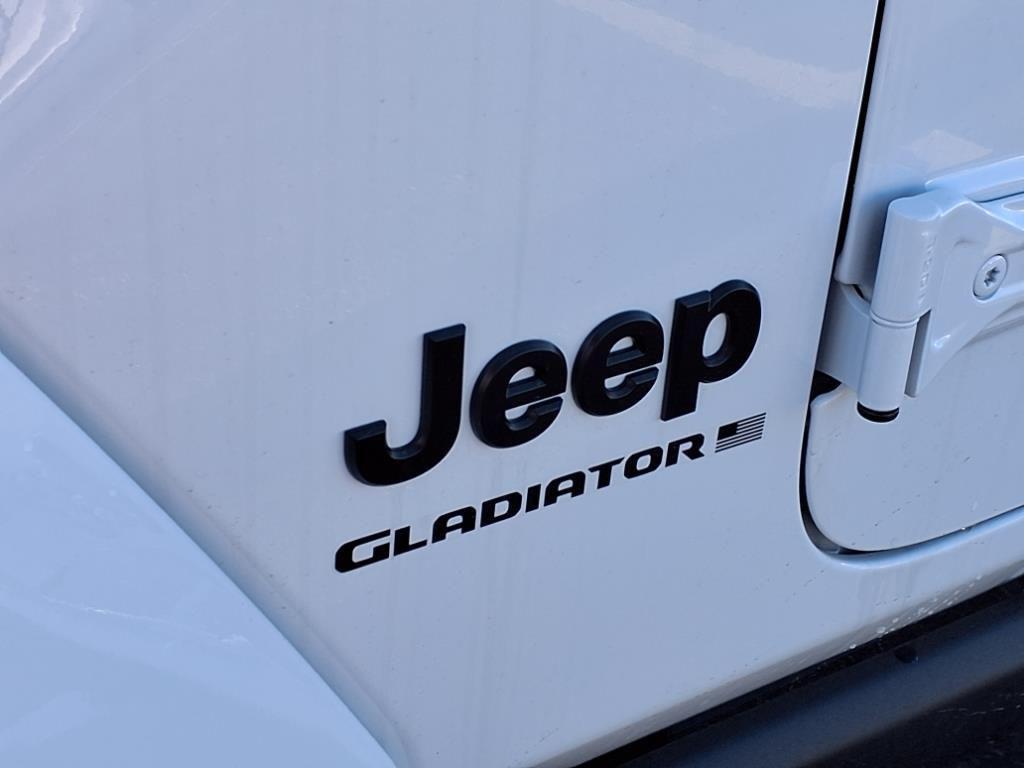 new 2025 Jeep Gladiator car, priced at $43,445