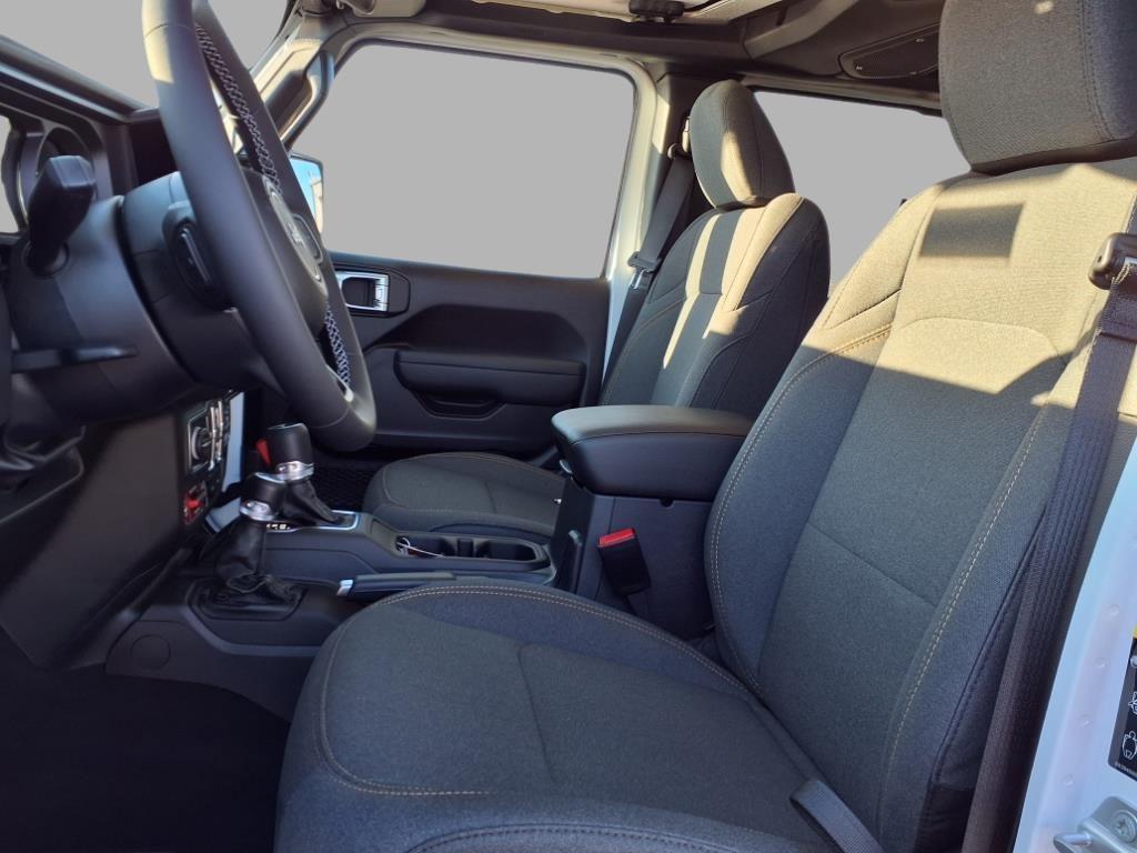 new 2025 Jeep Gladiator car, priced at $43,445