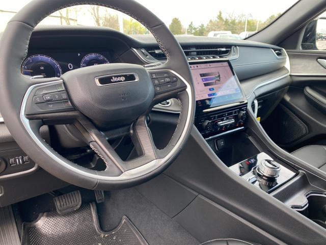 new 2024 Jeep Grand Cherokee car, priced at $42,285