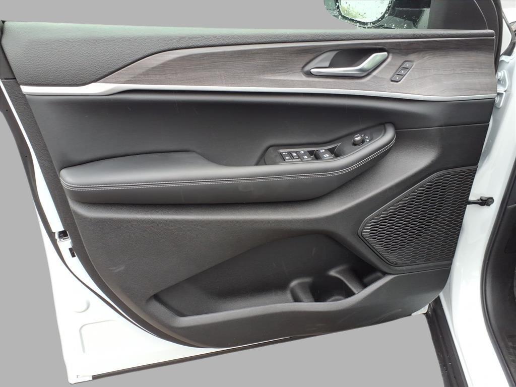 new 2025 Jeep Grand Cherokee car, priced at $45,719