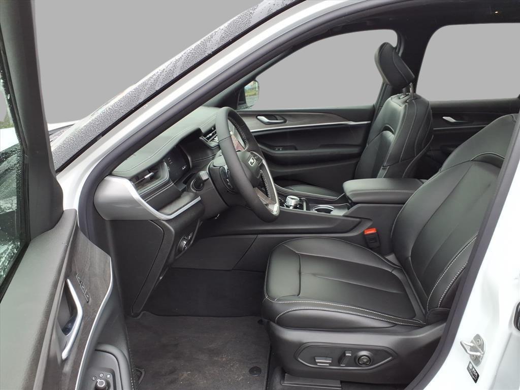 new 2025 Jeep Grand Cherokee car, priced at $45,719