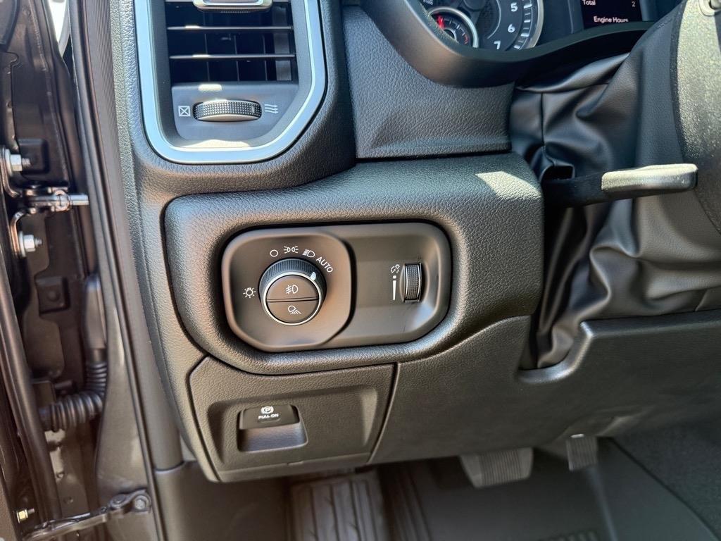 new 2025 Ram 1500 car, priced at $42,976