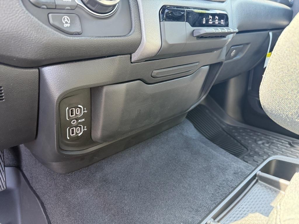 new 2025 Ram 1500 car, priced at $42,976