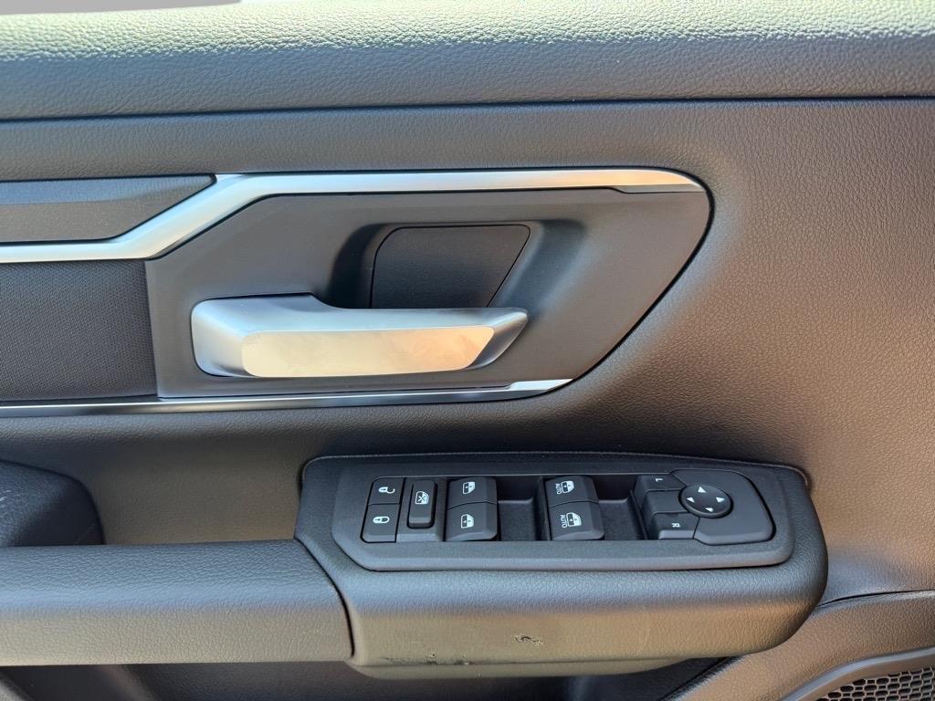 new 2025 Ram 1500 car, priced at $42,976