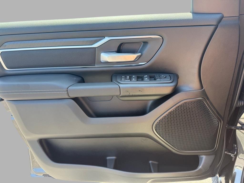 new 2025 Ram 1500 car, priced at $42,976