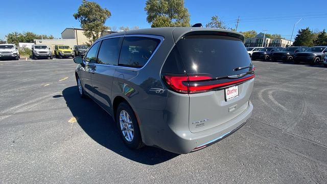 new 2025 Chrysler Pacifica car, priced at $43,920