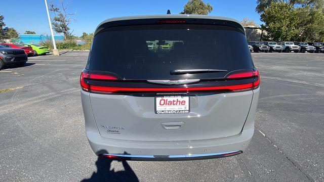 new 2025 Chrysler Pacifica car, priced at $43,920