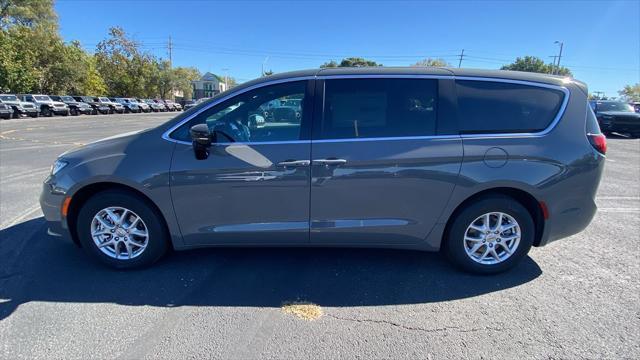 new 2025 Chrysler Pacifica car, priced at $42,920