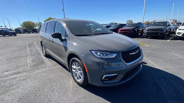 new 2025 Chrysler Pacifica car, priced at $43,920