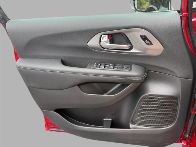 new 2025 Chrysler Pacifica car, priced at $38,800